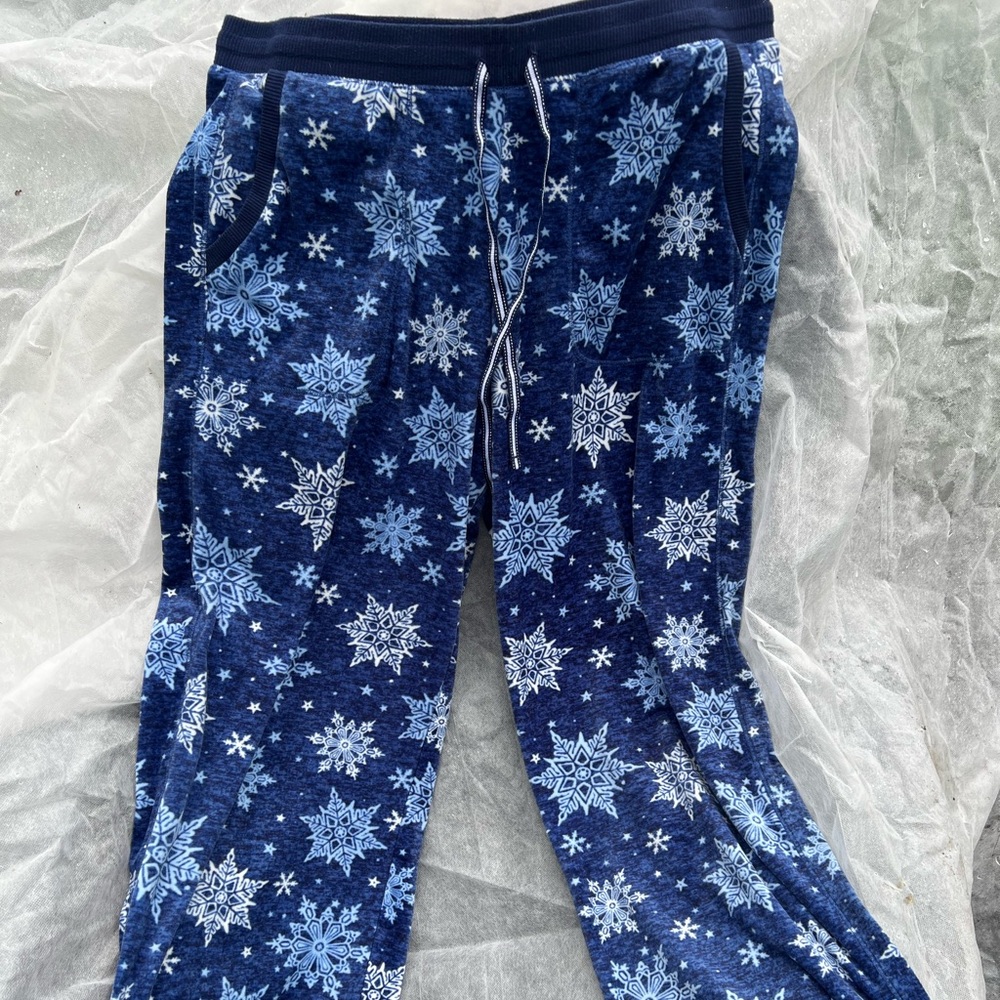 Nautica Blue Snowflake lounge pant ♥️LIKE NEW♥️wanted the top but came in a set)